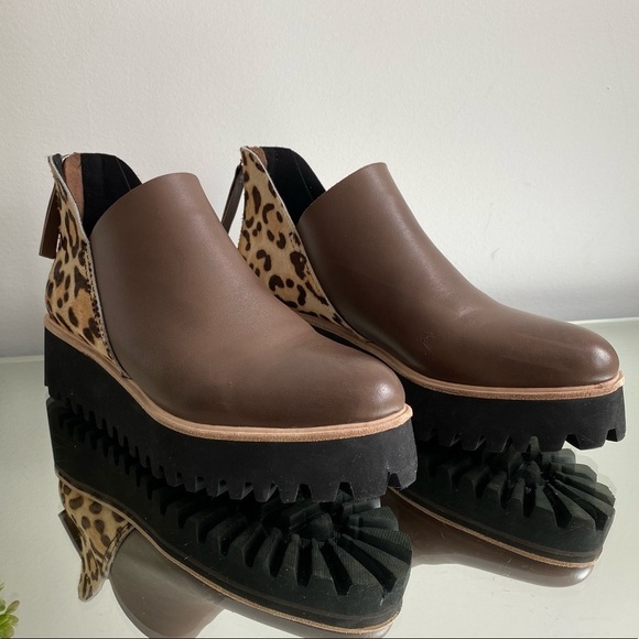 ALL BLACK Flatform Ankle Leather Jungle Print Tread Platform Shoes Size 9 - Picture 5 of 12